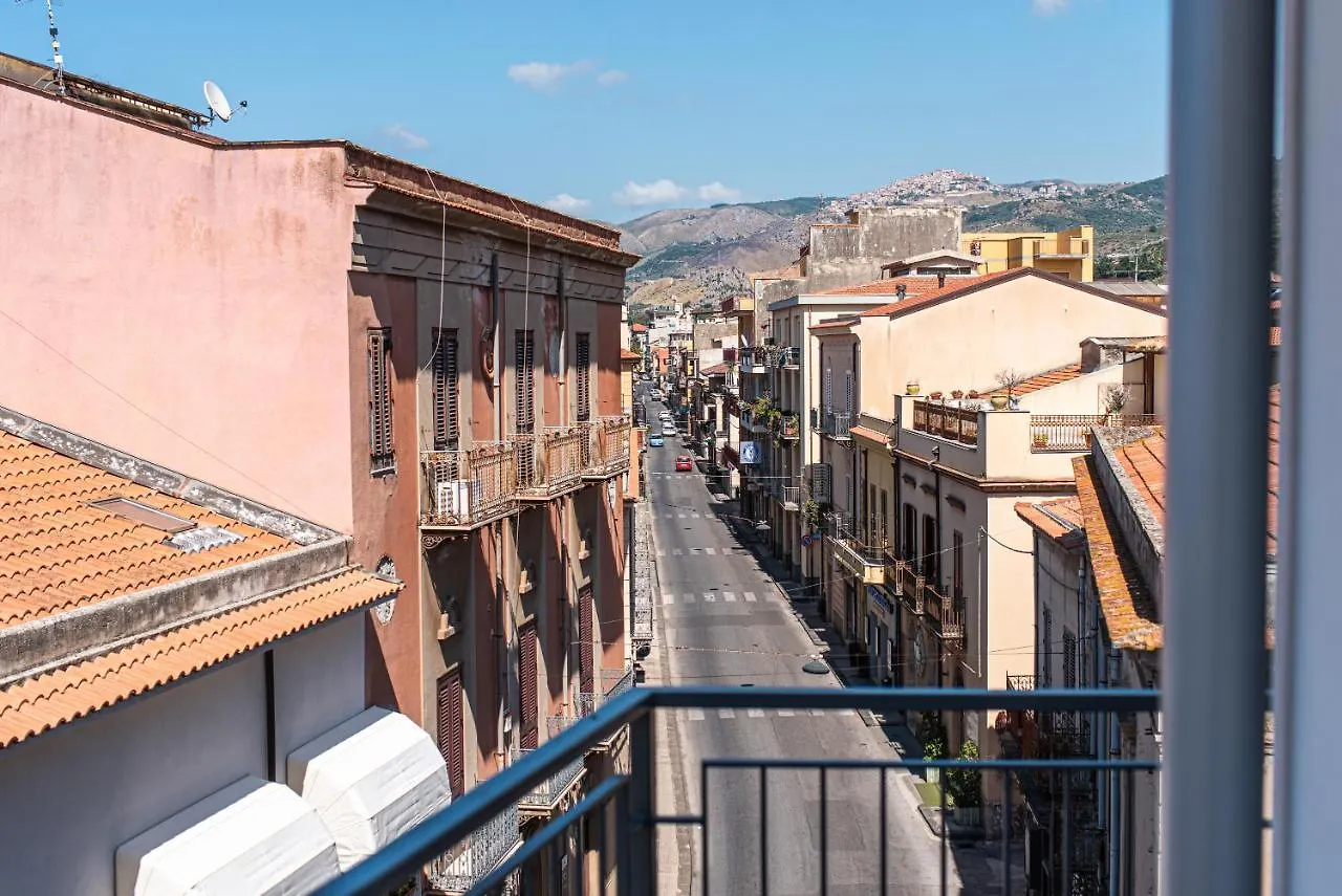 Apartamento Appartamento Moderno In Centro Citta SantʼAgata di Militello